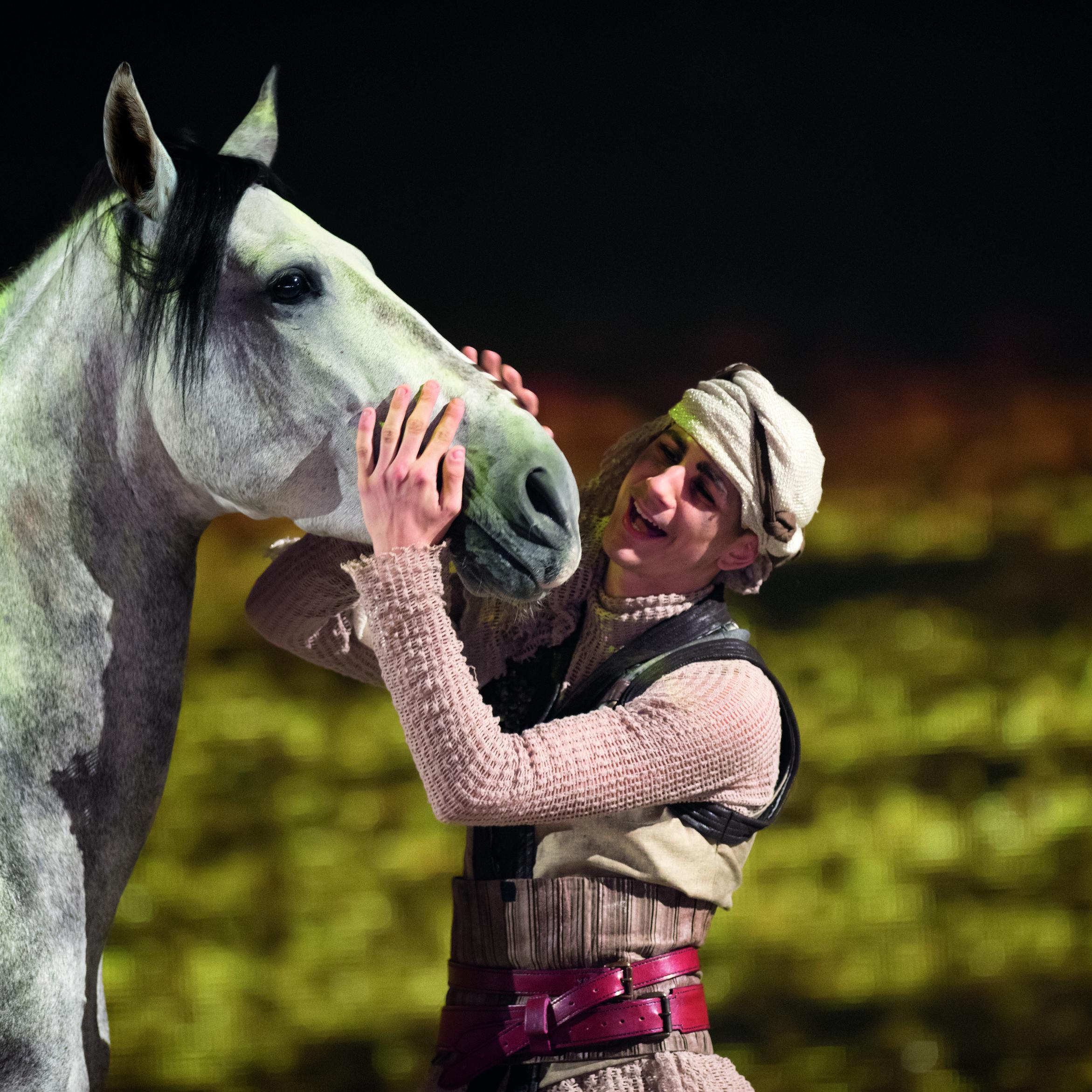 EQUILA_Begegnung auf Augenhöhe_Phero und Arkadash EQUILA_Begegnung auf Augenhöhe_Phero und Arkadash