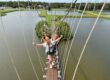 Empower Adventures-Family auf Haengebruecke Foto: © Andrea Fischer, Trips4Kids.de