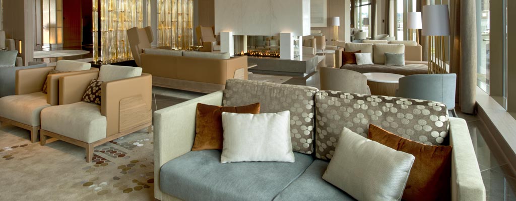 Ritz_Carlton_Wolfsburg_Lobby Lounge.Bild@Deidi von Scheiwen.jpg