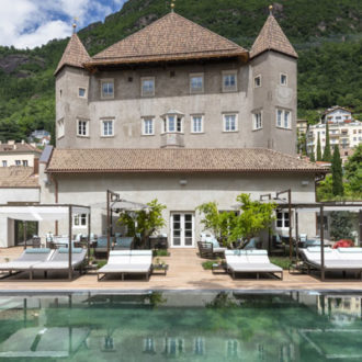 5_Castel-Hoertenberg_exteri Castel-Hoertenberg_exterior-view-summer.Bild©castel-hoertenberg.GiovanniDeSandre.Slider