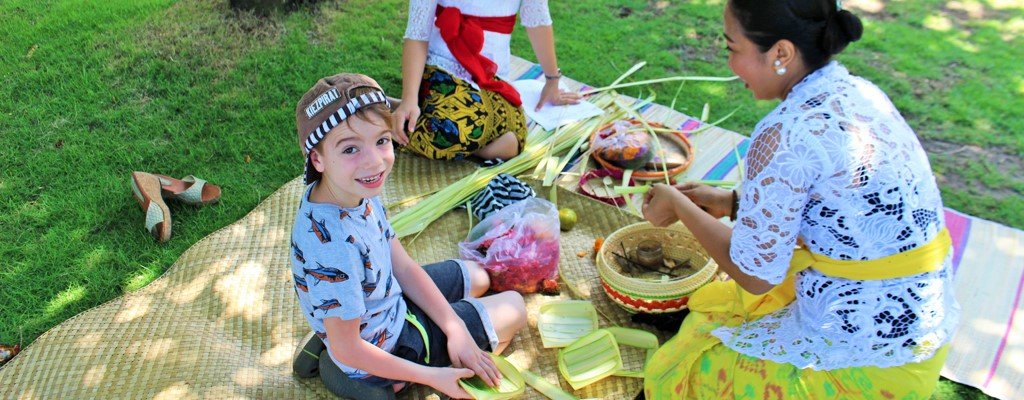 Bali_AnantaraResort_Semyniak_Opferkoerbchen_Basteln_AndreaFischer_Trips4Kids