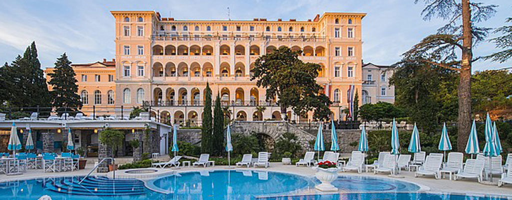 Hotel_Kvarner_Palace_Pool_und_Hotel.Bild@Kvarner_Palace.jpg