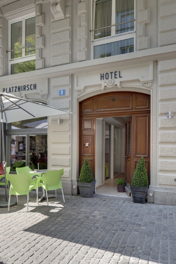 Hotel_Platzhirsch_Hoteleingang.Bild@HotelPlatzhirsch.jpg