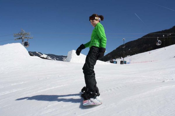 Emma_snowboard