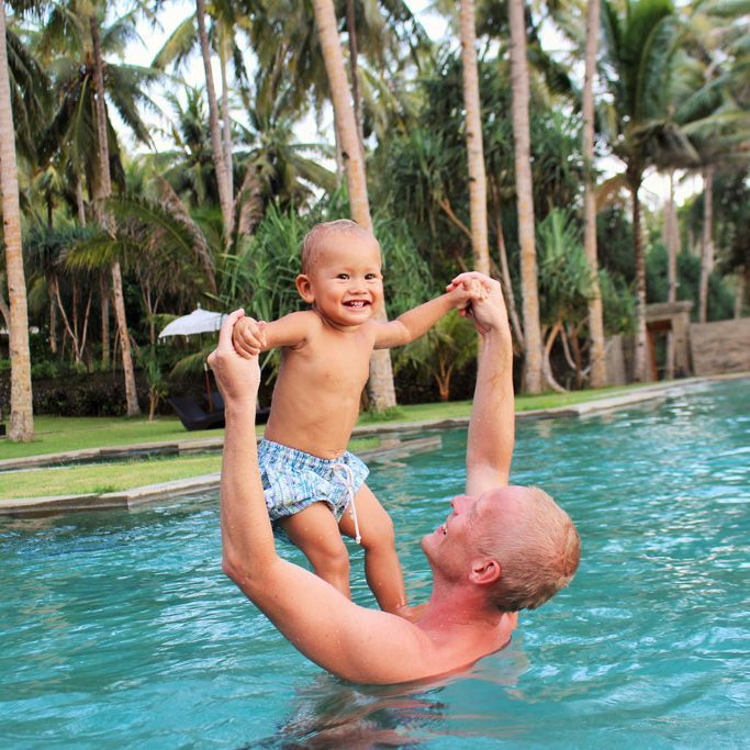 Kelapa-Retreat_Klive_Pool_unter_Palmen©AndreaFischer_Trips4Kids Kelapa-Retreat_Klive_Pool_unter_Palmen©AndreaFischer_Trips4Kids