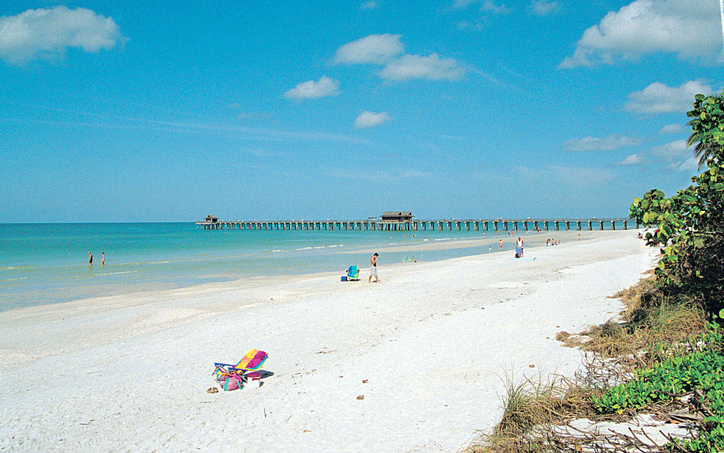 Naples_Beach_and_Pier Naples Beach and Pier