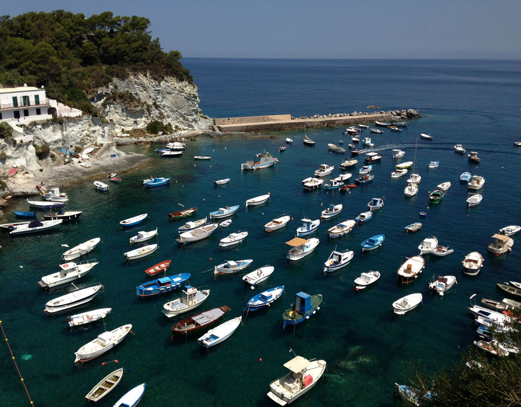 Ponza_Bucht_Boote1.online