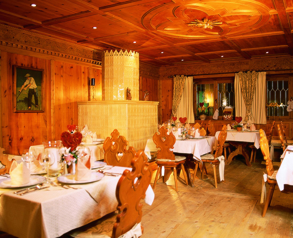 Schwarzbrunn.AlteStube_Bild.Hotel Schwarzbrunn PR Hotel Schwarzbrunn Tirol - Restaurant Alte Stube