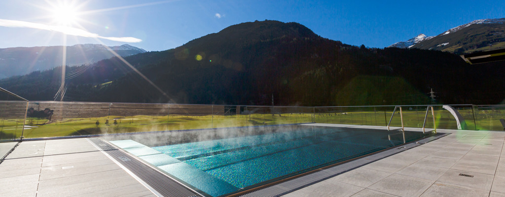sportresidenz_infinitypool2-bildsportresidenz-quer_