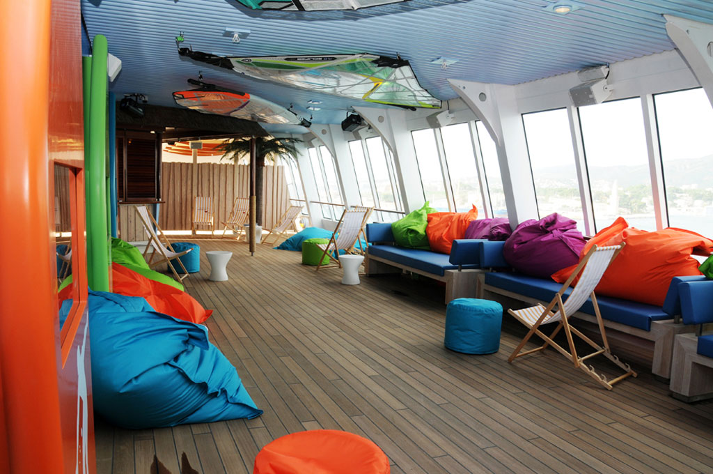Aida_Waikiki_Lounge Aida Cruises - Waikiki Lounge