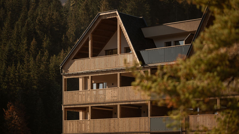 ADEA-Lifestyle-Suites-Fieberbrunn_SPA_Aussenfassade.Bild.ADEA_PR.quer ADEA Lifestyle Suites Fieberbrunn - Aussenansicht Fassade bild: ADEA PR
