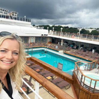 Andrea--Pool-Deck-Queen-Victoria Cunard Line Foto: © Andrea Fischer, Trips4Kids.de