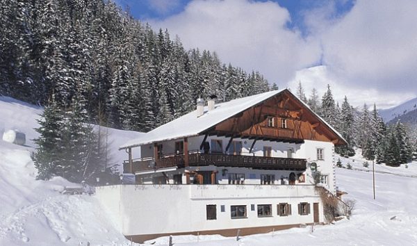 ansicht_Berghof_Madatschen_winter