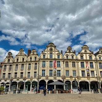 Arras_Haueserfront.Bild.T4k.11 Arras - Haeuserfront
