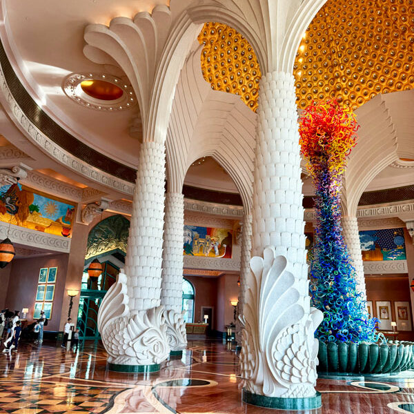Atlantis-The-Palm-Dubai--Eingangshalle Foto: © Andrea Fischer Trips4Kids.de