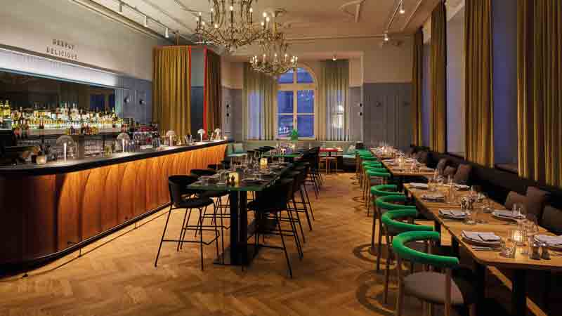 Badeschloss-restaurant-auntie-heidi-bar-schlossbar.Bild.Arne_Nagel.quer Badeschloss Bad Gastein - Restaurant Auntie Heidi Bild: Arne Nagel