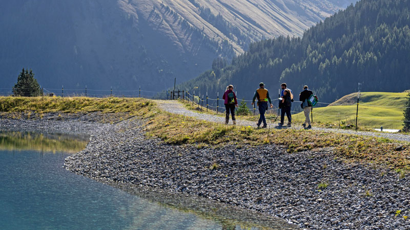 Berwang_Outdoor-Escape-Trail-Wanderung.Bild.Tiroler-Zugspitz-ArenaPR.quer Berwang Outdoor Escape Trail - Wanderung am See Bild: Zugspitz Arena PR