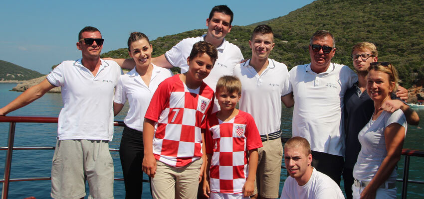 Blaue-Reise_Crew©A.Friedlaender.quer Crew auf der Blauen Reise