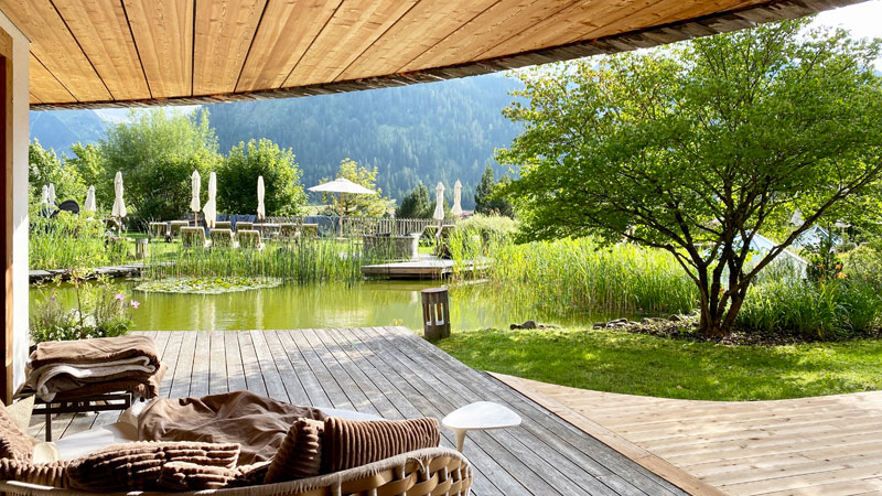 Blick-Badebiotop-Jungbrunn Blick-Balkon-JungbrunnBlick-Badebiotop-JungbrunnFoto: © Andrea Fischer, Trips4Kids.de