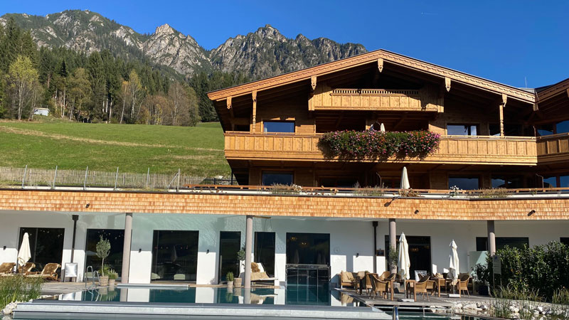 Boeglerhof_Spa_Aussen.Bild.T4K.quer Boeglerhof Alpbachtal - Aussenansicht Spa Bild: Trips4kids.de