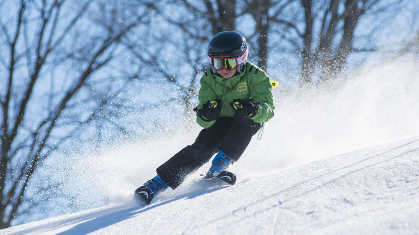 boy-1835416_1920-Foto-Pixabay Junge bei Schussfahrt im Schnee