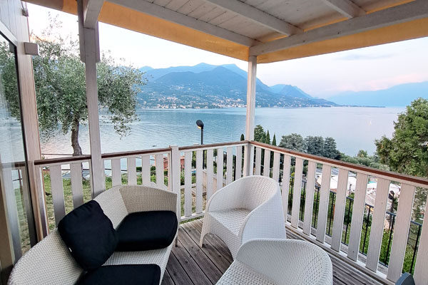 Camping_Eden.Terrasse_Mobile-Home.Bild.A.Schmelter.7 Camping Eden - San Felice del Benaco Terrasse eines Mobil-Homes Bild: A.Schmelter