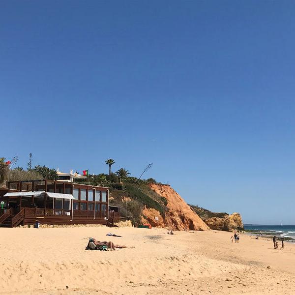 Club-Med-Strand-Bude.Bild.T4K.14 Strand mit Bude Club Med Da Balaia