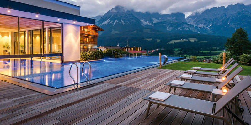 Der_Baer_Aussenpool2_Copyright_Guenter_Standl.quer