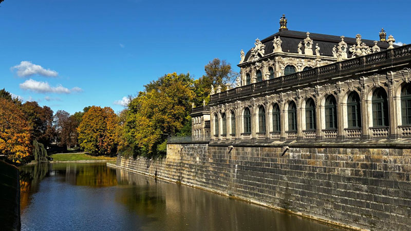 Dresden_Zwinger_Elbe_Bild.T4K.quer Dresden Zwinger - Elbe im Herbst Bild: Trips4kids.de
