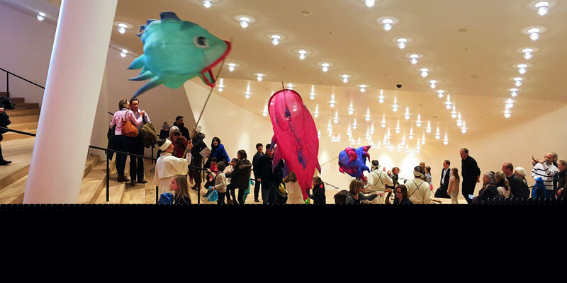 Elphi_Foyer_performance