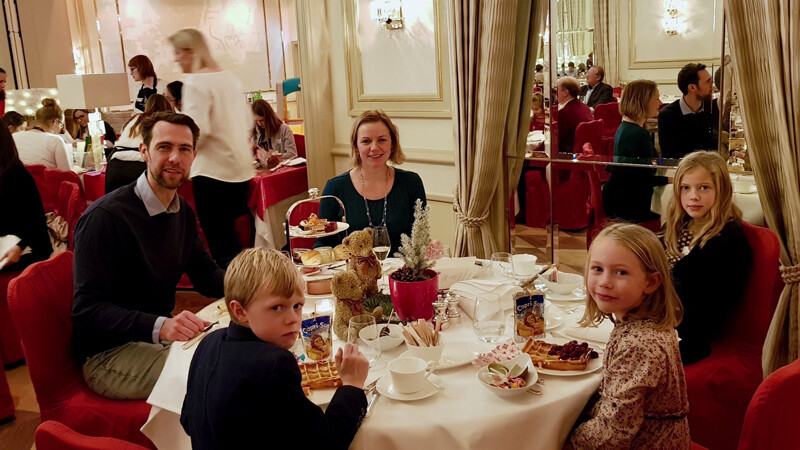Familie_Tea-Time02_quer