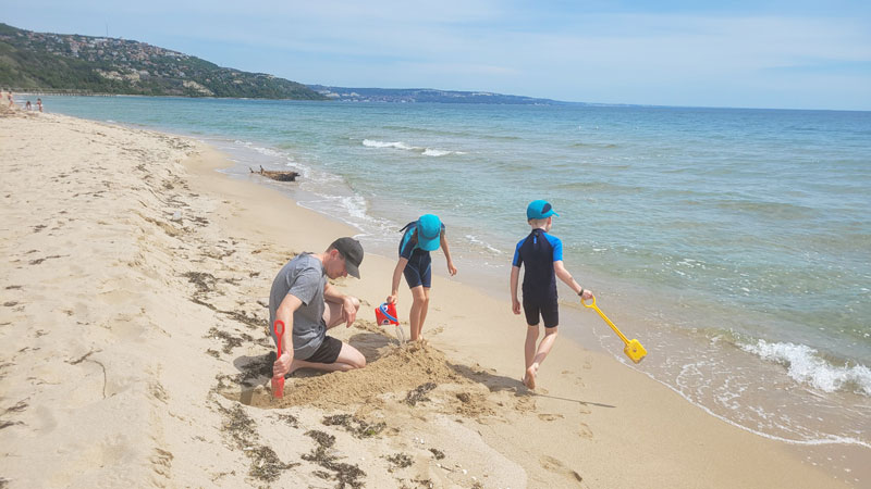 Family-am-Strand-Albena Family-am-Strand-Albena, Bulgarien Foto: © Aline Scheuböck, Trips4Kids.de