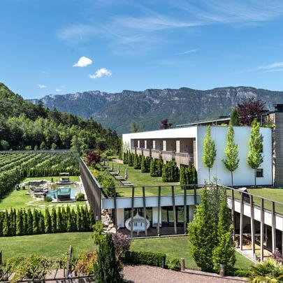 Gartenhotel_Moser_Aussenansicht_mit_Anbau_©Familienhotel_Suedtirol_Life.Bild.Ramus_(Helmuth_Rier) Gartenhotel_Moser_Aussenansicht_mit_Anbau_- Familienhotels Südtirol