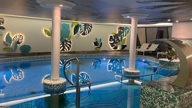 Gewandhaus_Dresden_Indoorpool.Bild.T4K.quer Gewandhaus Hotel Dresden - Indoorpool im Spa Bild: Trips4kids.de