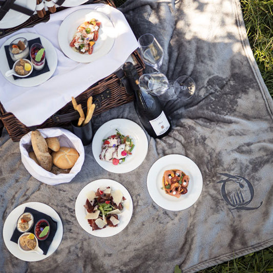 Gourmet_Picknick_©_Quellenhof_Luxury_Resort_Lazise_-_Florian_Andergassen Gourmet Picknick - Quellenhof Lazise