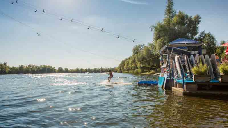 Gundelfingen_Wasserskianlage_Bild(c)TVABS,-Fouad-Vollmer.quer Bayerisch-Schwaben / Gundelfingen Wasserskianlage Bild: TVABS Fouad Vollmer