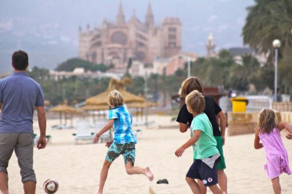 Nassau Beach Club Mallorca www.friederike-von-vultejus.de