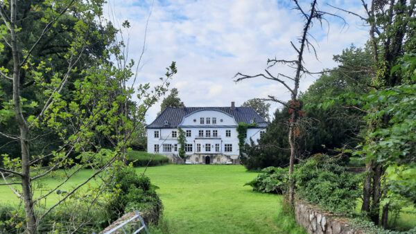 Herrenhaus2 Herrenhaus Hofgut Deutsch-Nienhof mit Garten