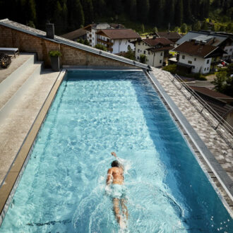 Hotel-Alpin-Spa-Tuxerhof_Rooftop-Pool.Bild.Tuxerhof.2 Hotel Alpin Spa Tuxerhof - Rooftop Pool