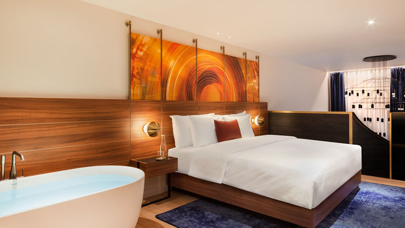 HRH_Budapest_Diamond-Loft-Suite.Bedroom.Bild.HardRockHotelPR.quer Hard Rock Hotel Budapest - Diamond Suite