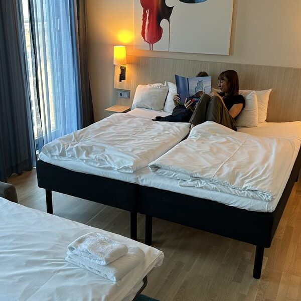 img-0789familienzimmer-scandic-hamburg-emporio-scandic-hamburg-aline-scheuboeck-trips4kids familienzimmer-scandic-hamburg-emporio-scandic-hamburg-aline-scheuboeck-trips4kids
