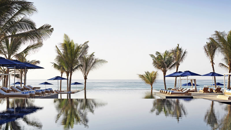 Infinity-Pool-Al-Baleed-Resort-Salalah.Bild.AnantaraPR.quer Oman Anantara Al Baleed Resort Salalah: Infinity Pool Bild: Anantara PR