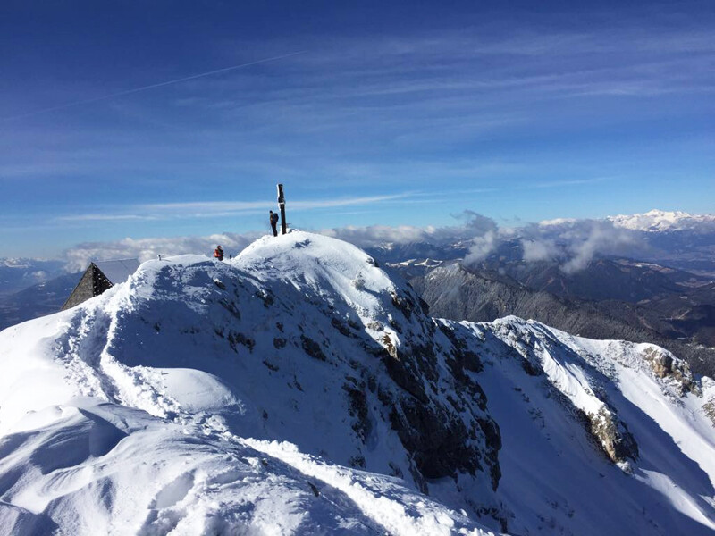 Ob Fackeltour mit der Geschichtenerzählerin durch den dunklen Wald, Schneeschuhwandern über glitzernde Hänge oder Abtauchen wie Arielle in den wohlig warmen Thermen: In Kärnten gibt es viel zu erleben! Unsere Autorin Annett Schmidt kam ganz verzaubert zurück ...