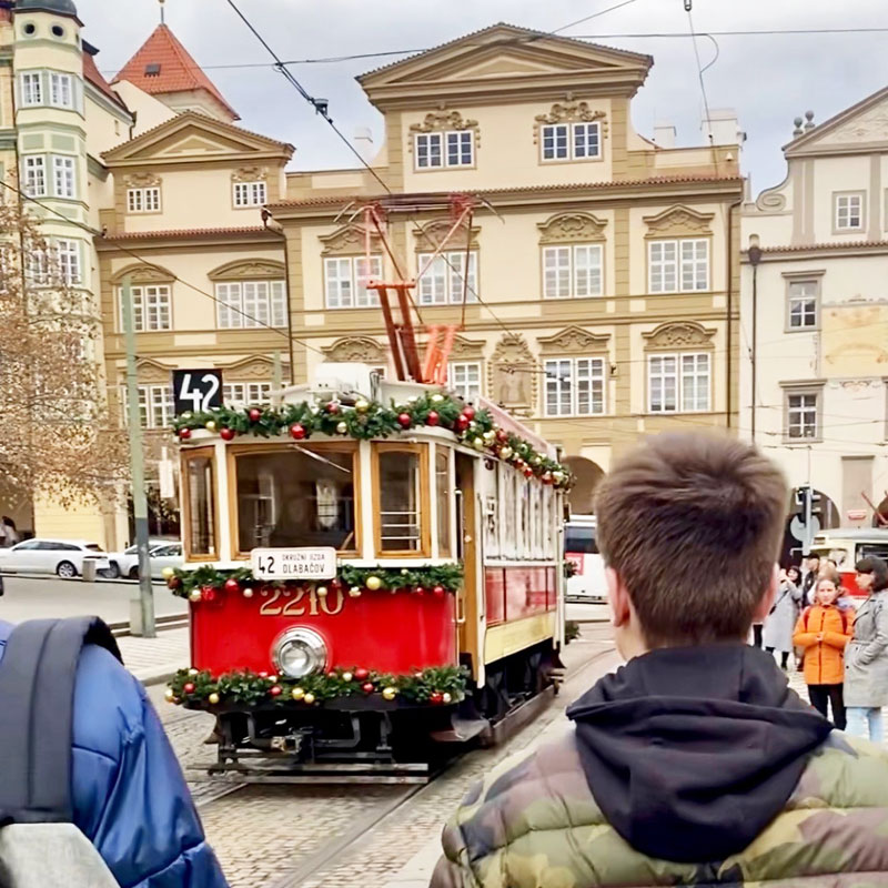 Linie-42-in-der-Weihnachtszeit Linie-42-in-der-Weihnachtszeit Foto: © Andrea Fischer Trips4Kids.de