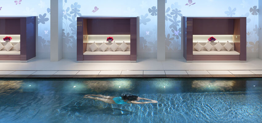 Mandarin-Oriental,-Paris-Le-Spa.Bild.MandarinOrientalPR.quer Pool im Spa des Mandarin Oriental Paris