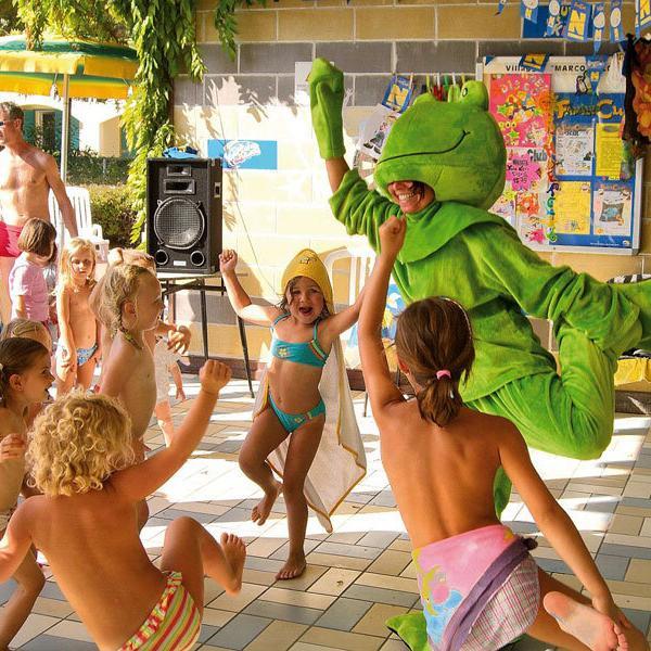 Aparthotels Bibione Kinderanimation mit Mario
