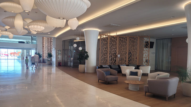 Maritim_Hotel_Paradise_Blue_Albena_Bulgarien_Lobby.Bild.A.Scheuboeck.quer Maritim Hotel Paradise Blue Albena Lobby Bild: A.Scheuboeck