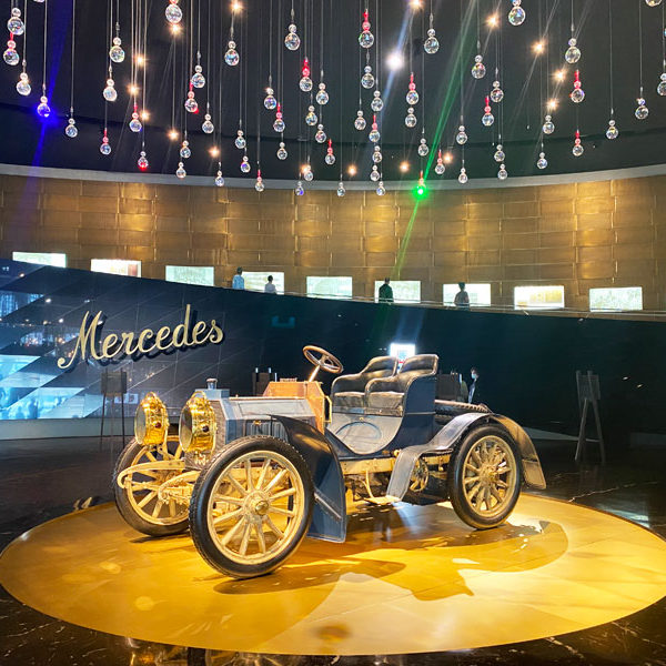 Mercedes-Museum--der-erste-Mercedes-der-Welt Mercedes-Museum--der-erste-Mercedes-der-Welt