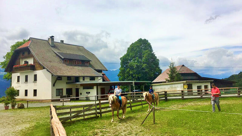 Moesslacherhof-Reiten Reitplatz- Moesslacherhof © Foto: Nussin Armbrust
