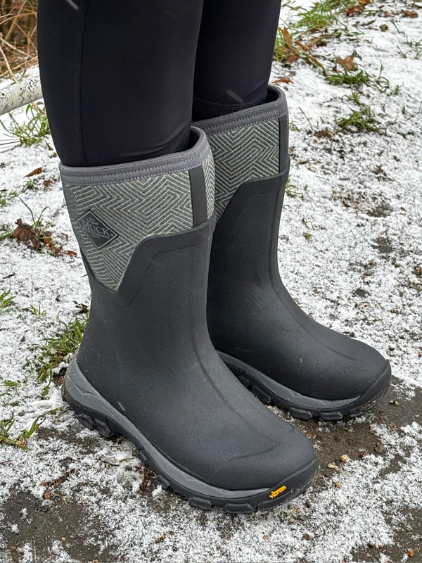 MUCK_Boots_Schnee.Bild.T4K.1 Muck Boots Damen - Arctic Vibram All Terrain Stiefel - test im Schnee Bild: Trips4kids.de